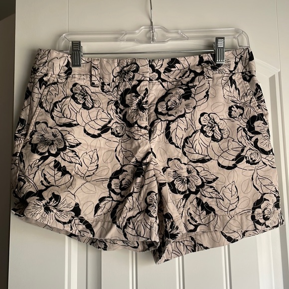 LOFT Pants - Ann Taylor Loft floral shorts